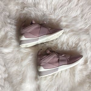 Kendal & Kylie Collection  Mauve Sneakers size 8.5